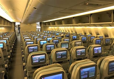 【エミレーツ航空エコノミークラス搭乗記】11時間50分の羽田.